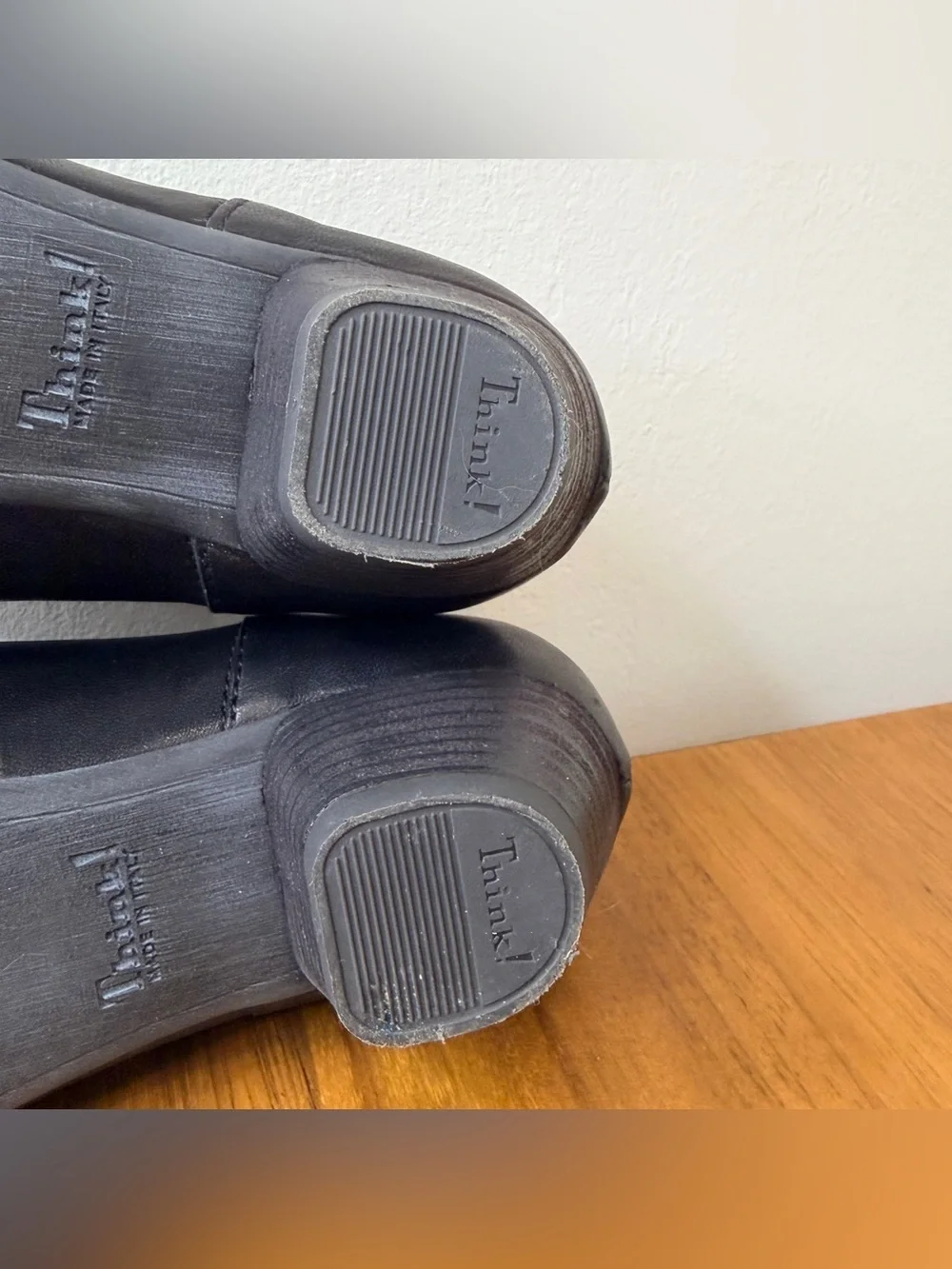 Think! Aida Black Leather Pumps Women’s Size 5.5 Comfort Shoes Handcrafted